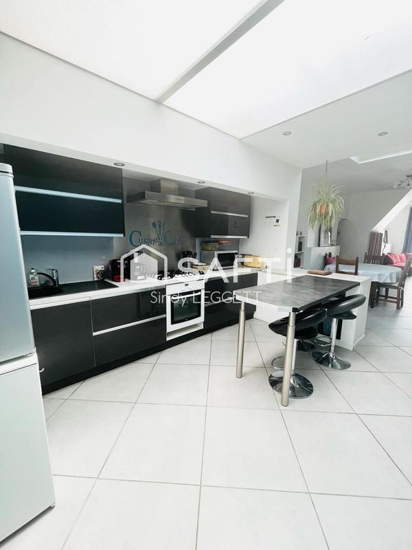 Maison - 201 m² - 7 pièces