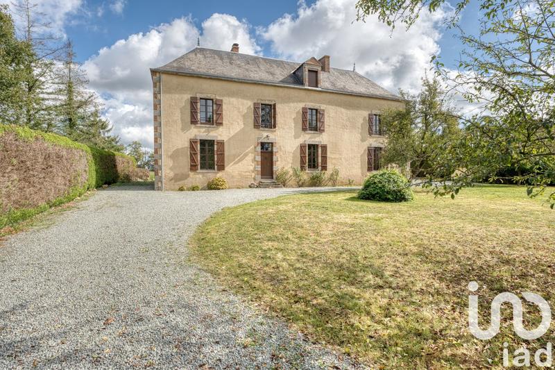 Maison - 310 m² - 12 pièces
