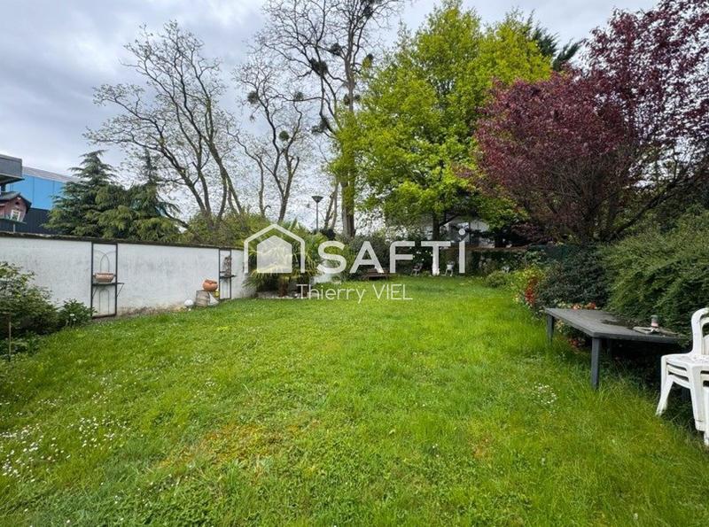 Maison - 219 m² - 8 pièces