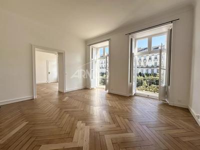 Appartement - 156 m² - 6 pièces