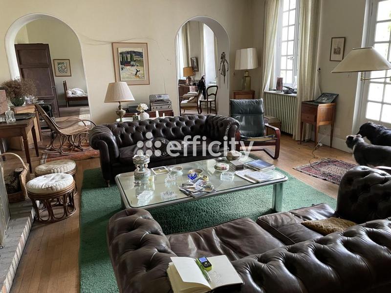 Maison bourgeoise - 306 m² - 12 pièces