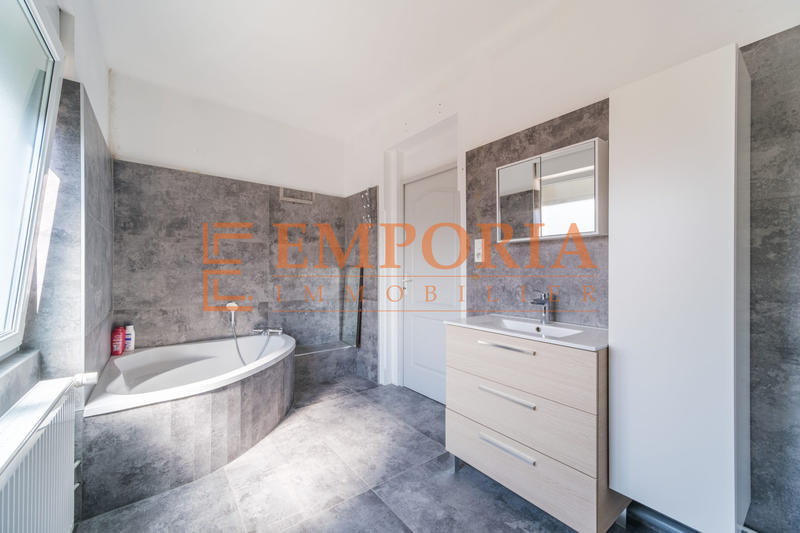 Maison - 160 m² - 7 pièces