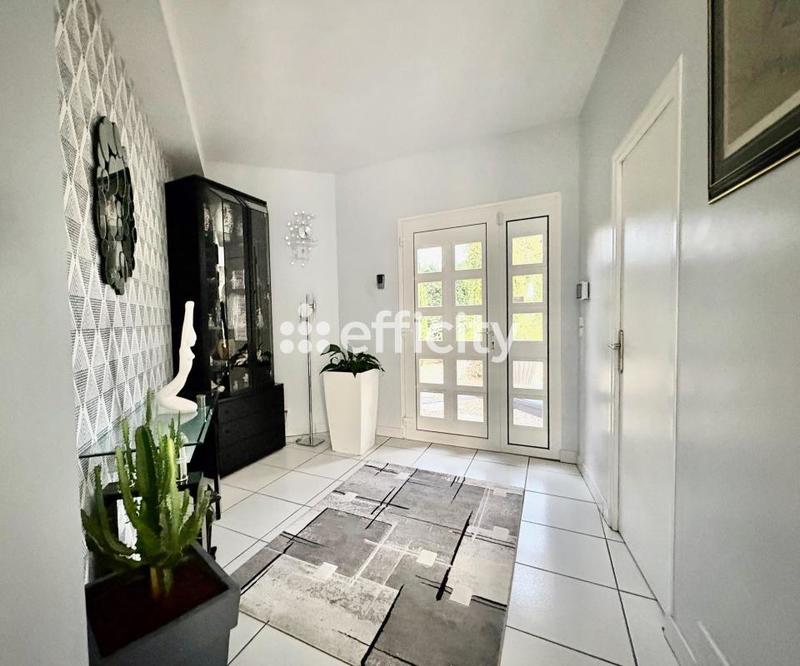 Maison - 205 m² - 7 pièces