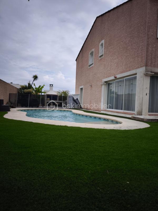 Maison traditionnelle - 200 m² - 7 pièces