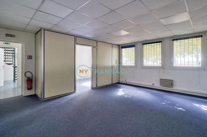 Local d'activités - 385 m²