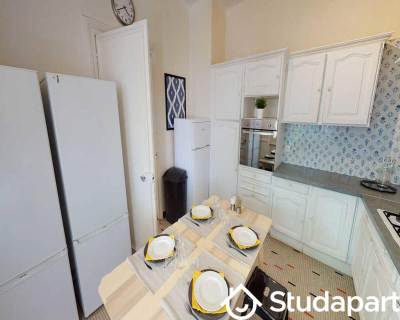 Chambre - 170 m² - 1 pièce