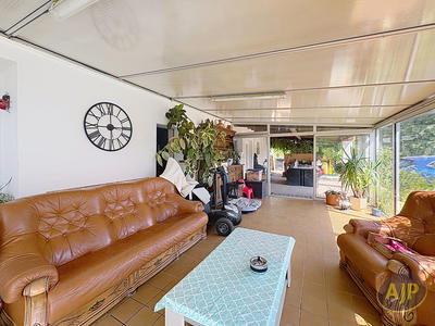 Maison - 226 m² - 7 pièces