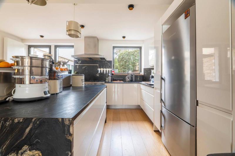 Maison de ville - 145 m² - 4 pièces