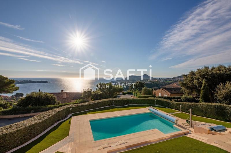 Villa - 250 m² - 9 pièces