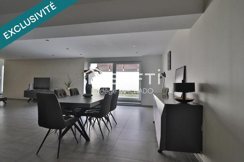 Maison - 219 m² - 9 pièces