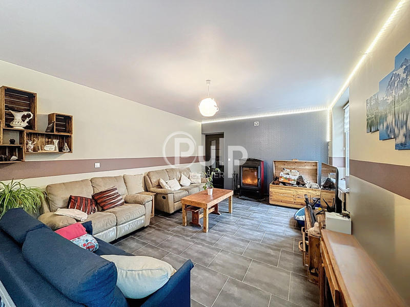 Maison - 227 m² - 9 pièces