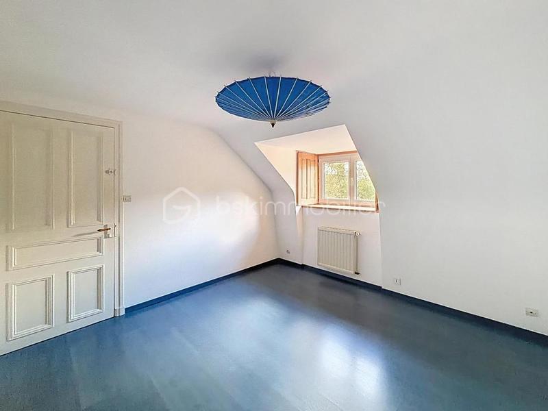 Demeure - 223 m² - 9 pièces