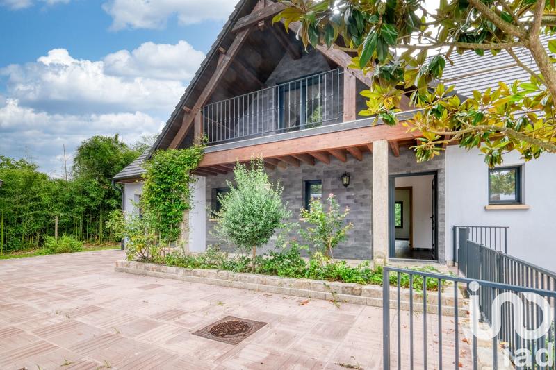 Maison - 200 m² - 7 pièces