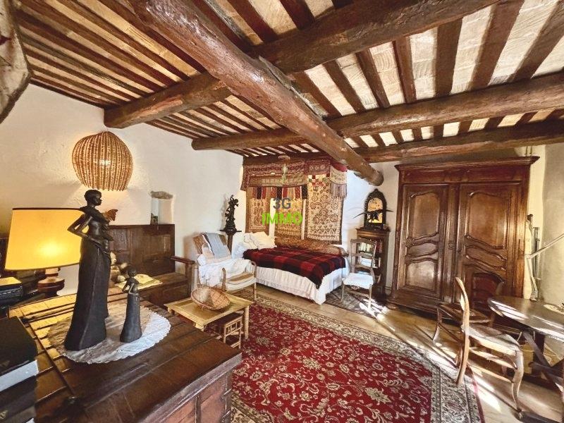 Propriété - 215 m² - 7 pièces