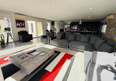 Villa - 208 m² - 4 pièces