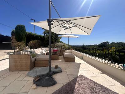 Maison - 326 m² - 5 pièces