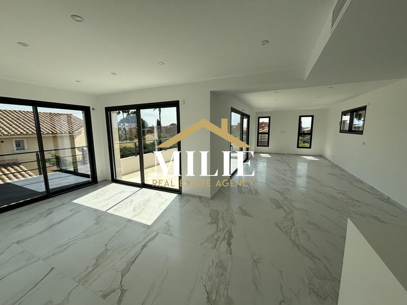 Appartement - 122 m² - 4 pièces