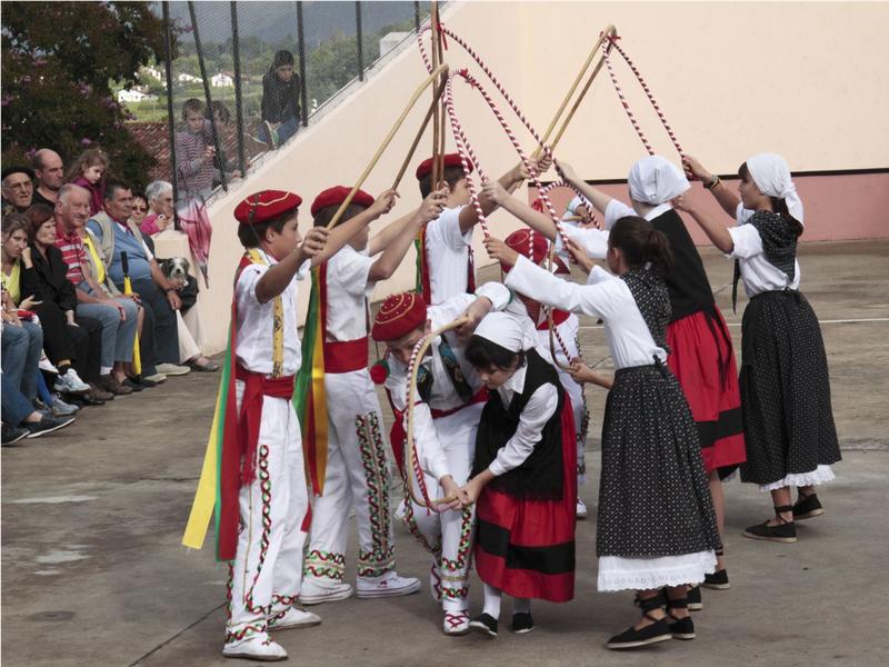 Refêtes du village : kantaldi + talo suivi d'une soirée Dj