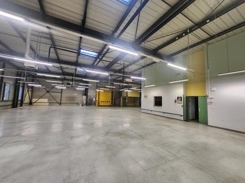 Entrepôt - 616 m²