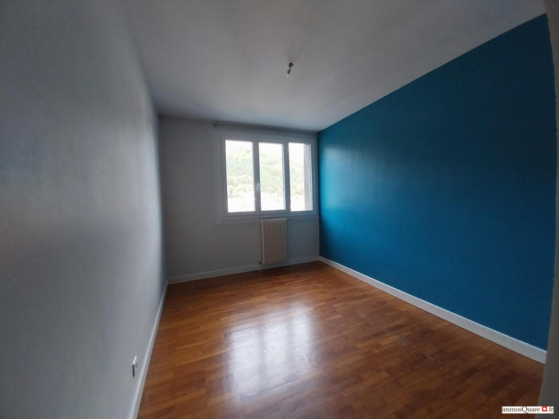 Appartement - 100 m² - 5 pièces