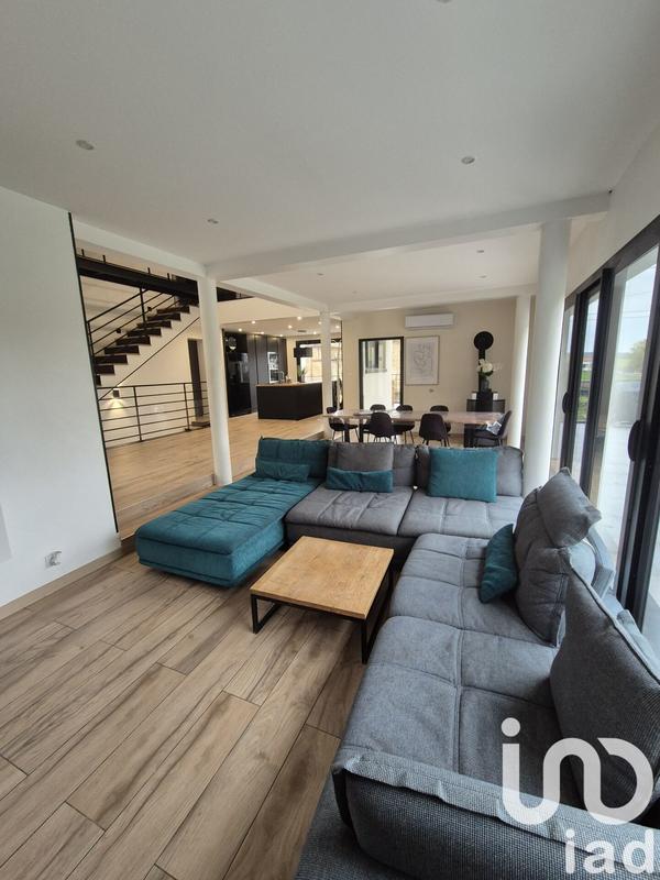 Maison de maîtres - 250 m² - 8 pièces