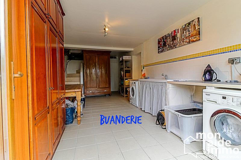 Maison - 244 m² - 8 pièces