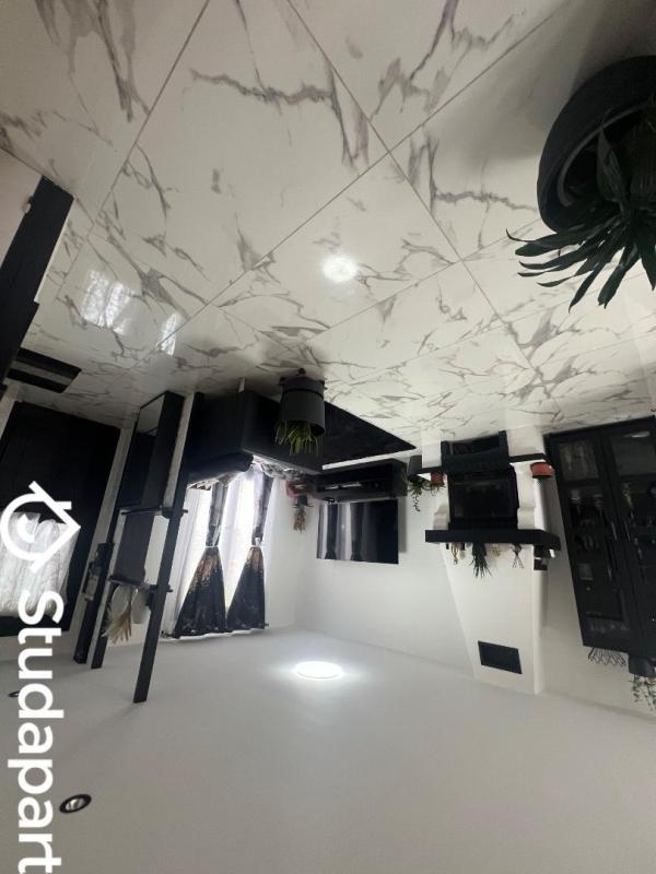 Chambre - 9 m² - 1 pièce