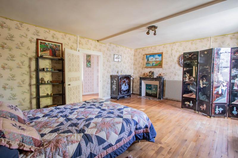 Maison - 250 m² - 7 pièces