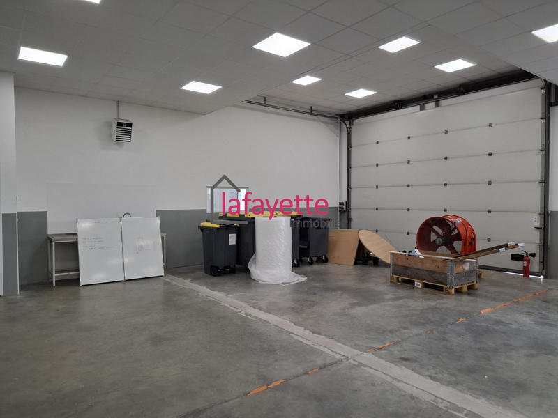 Local d'activités - 740 m²