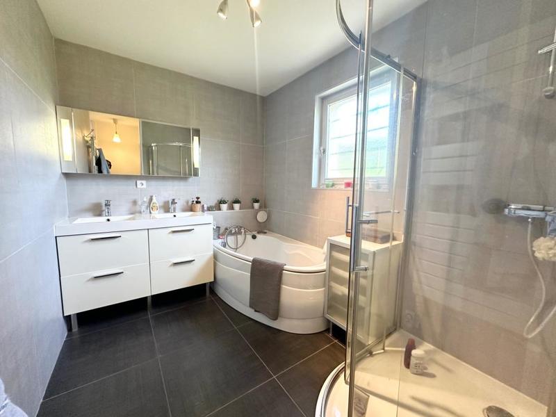 Maison - 144 m² - 5 pièces