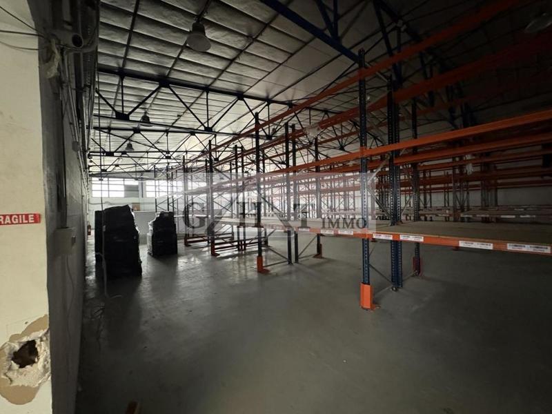Entrepôt - 2 391 m²