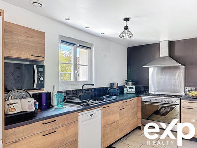 Maison - 209 m² - 9 pièces