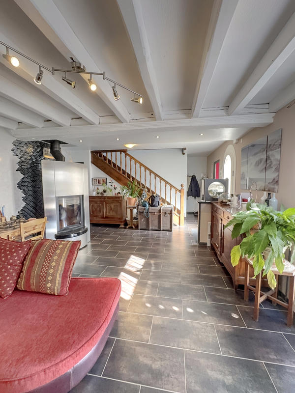 Maison - 280 m² - 9 pièces