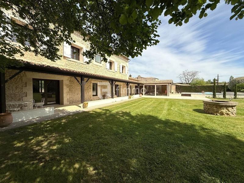 Maison - 306 m² - 9 pièces