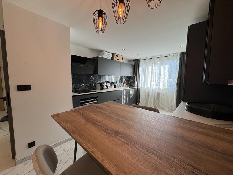 Appartement - 76 m² - 4 pièces