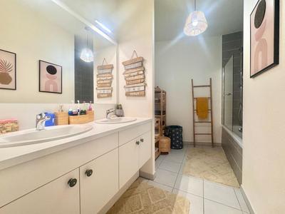 Appartement - 86 m² - 4 pièces