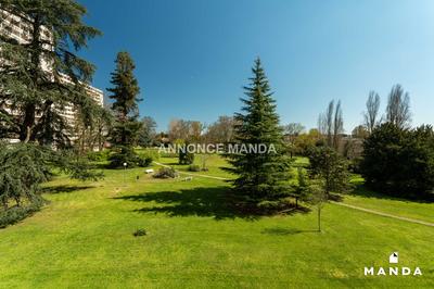 Chambre - 9 m² - 5 pièces