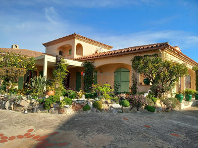 Maison traditionnelle - 142 m² - 6 pièces