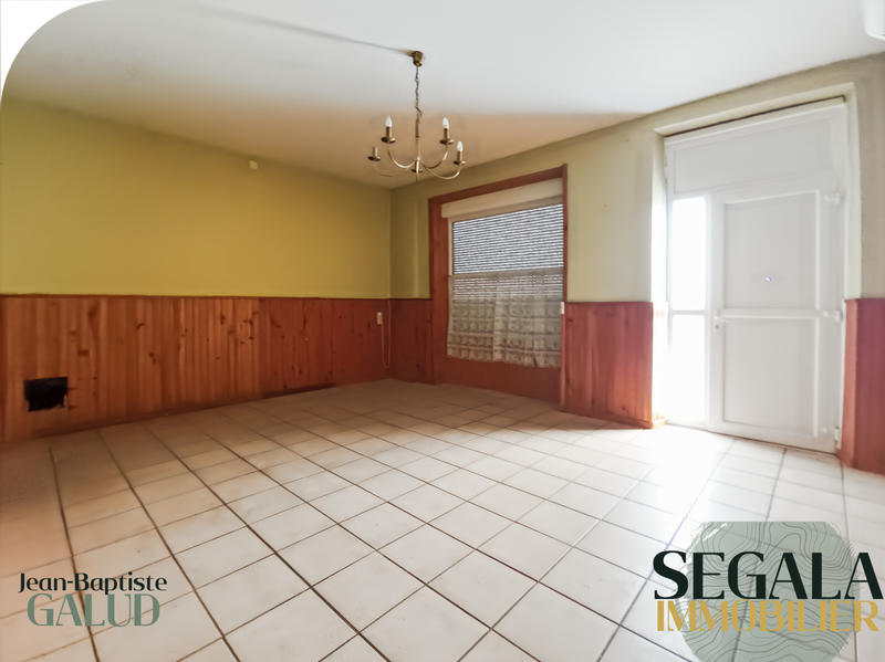 Maison - 220 m² - 8 pièces