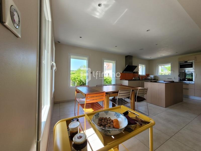 Maison - 147 m² - 8 pièces