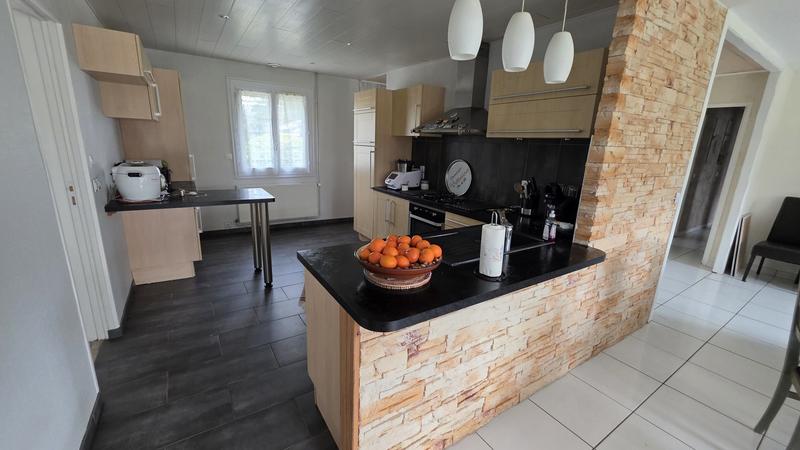 Maison - 190 m² - 9 pièces