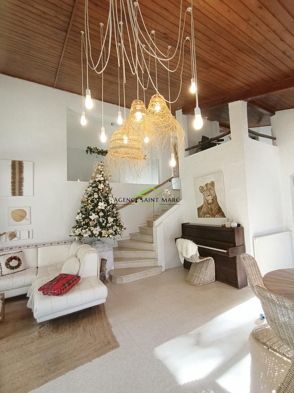 Maison - 115 m² - 5 pièces