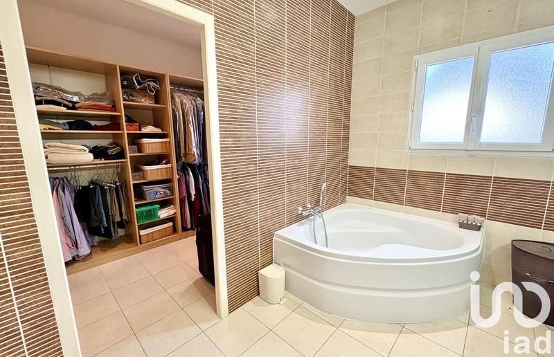 Maison - 224 m² - 8 pièces