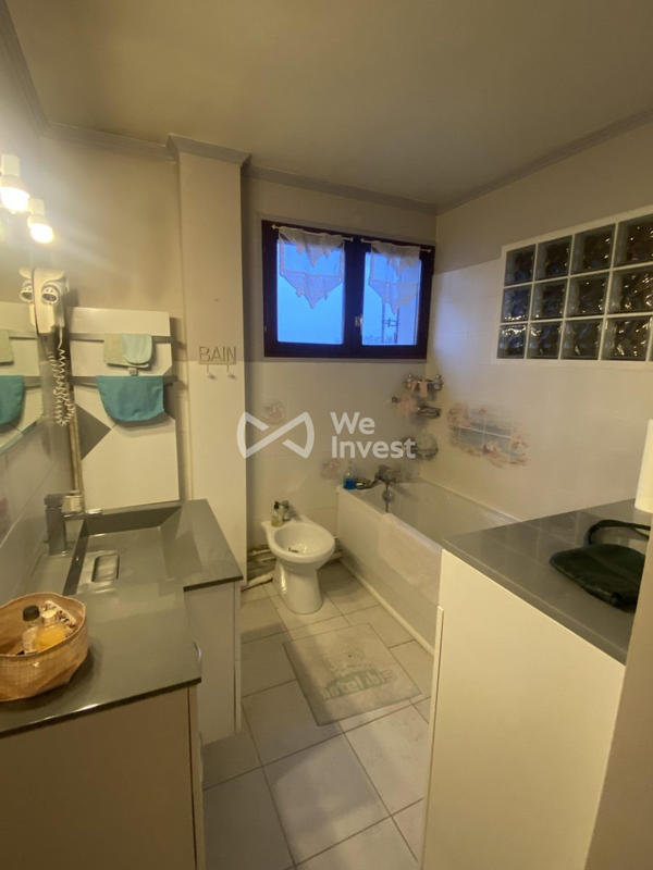 Maison - 175 m² - 9 pièces