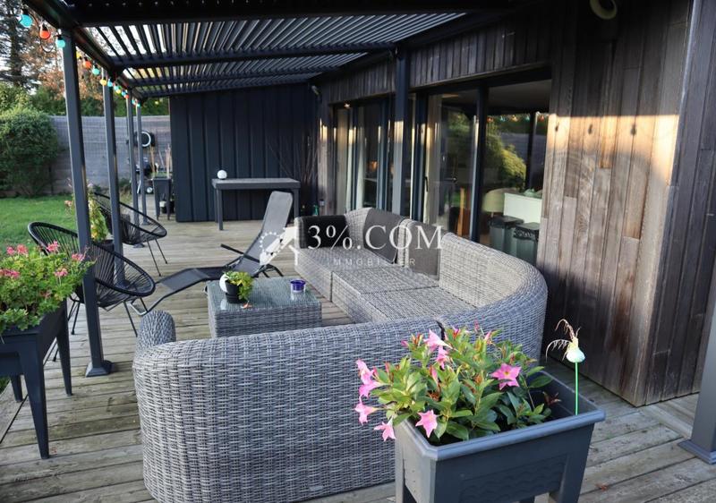 Maison - 222 m² - 7 pièces