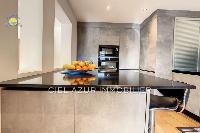 Maison - 211 m² - 6 pièces