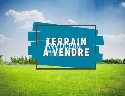 Terrain constructible - 1 012 m²