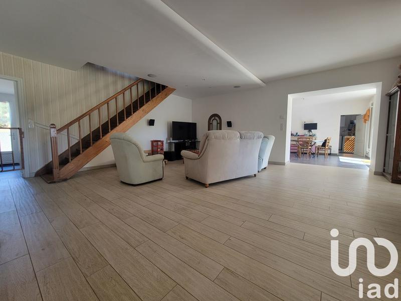 Maison - 208 m² - 8 pièces