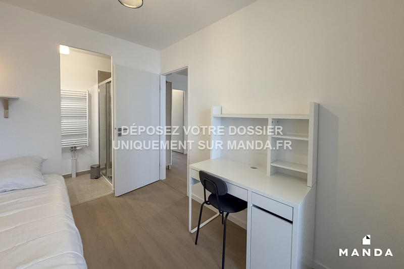 Chambre - 12 m² - 5 pièces