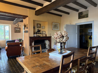 Maison - 322 m² - 18 pièces